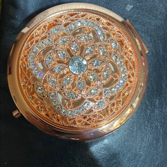 Rose Gold Compact Mirror with Rhinestones - Picture 3 of 3